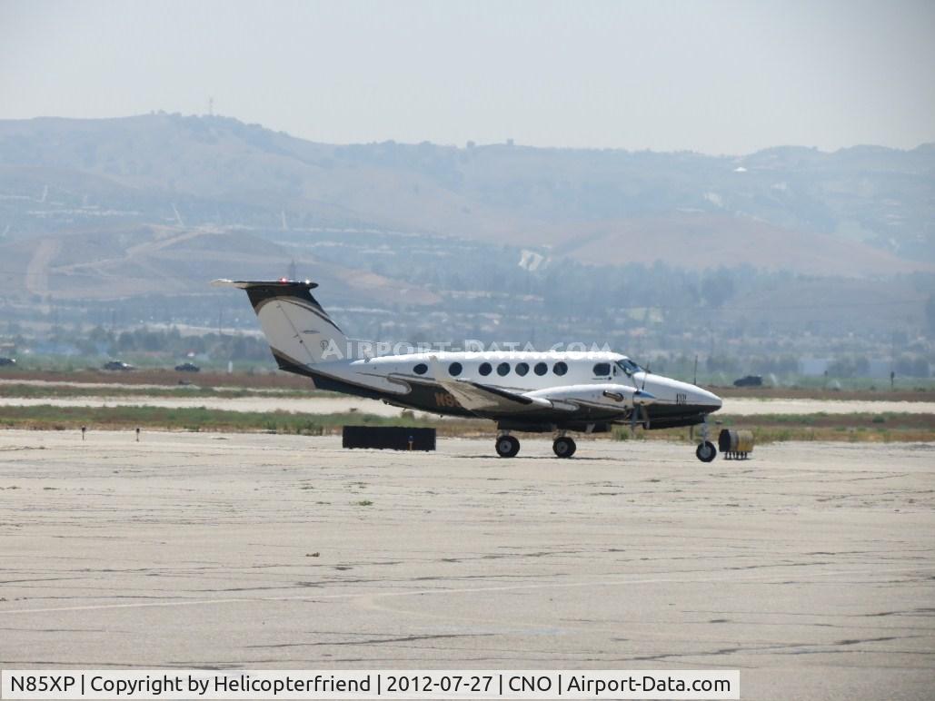 N85XP, 1984 Beech B200 King Air C/N BB-1202, Taxiing to the northwest parking area