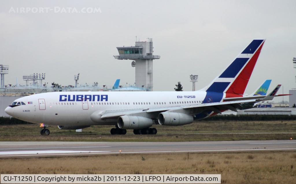 CU-T1250, 2005 Ilyushin IL-96-300 C/N 74393202015, Taxiing after landing