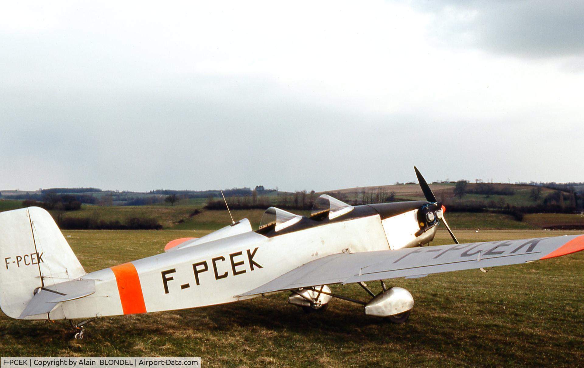 F-PCEK, Mauboussin M-123C C/N 179, J'ai photographié cet appareil sur l'aérodrome de CESSIEU/LA TOUR DU PIN (France) où il était alors basé, en 1980.