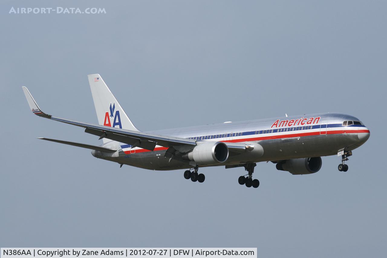 N386AA, 1994 Boeing 767-323/ER C/N 27060, American Airlines landing at DFW Airport