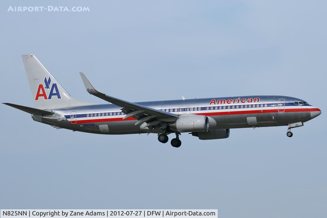 N825NN, 2010 Boeing 737-823 C/N 31087, American Airlines landing at DFW Airport