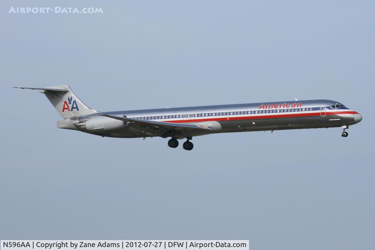 N596AA, 1992 McDonnell Douglas MD-83 (DC-9-83) C/N 53286, American Airlines landing at DFW Airport