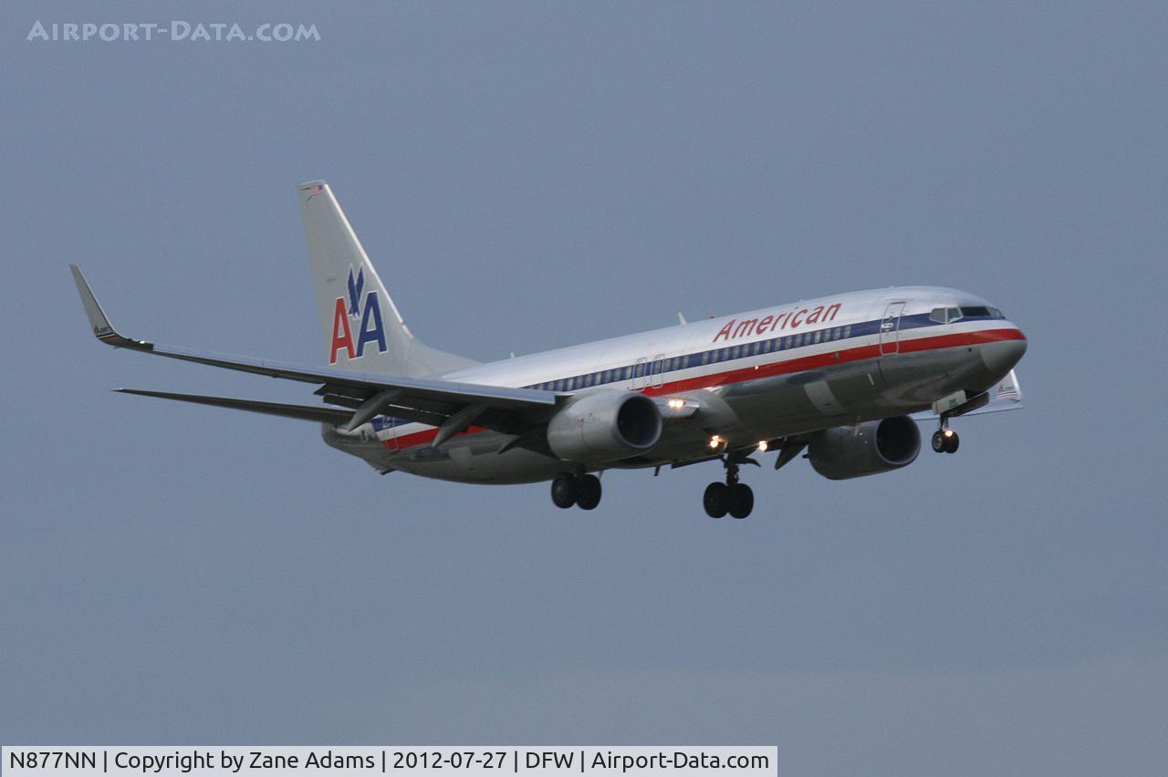 N877NN, 2011 Boeing 737-823 C/N 31131, American Airlines Landing at DFW Airport