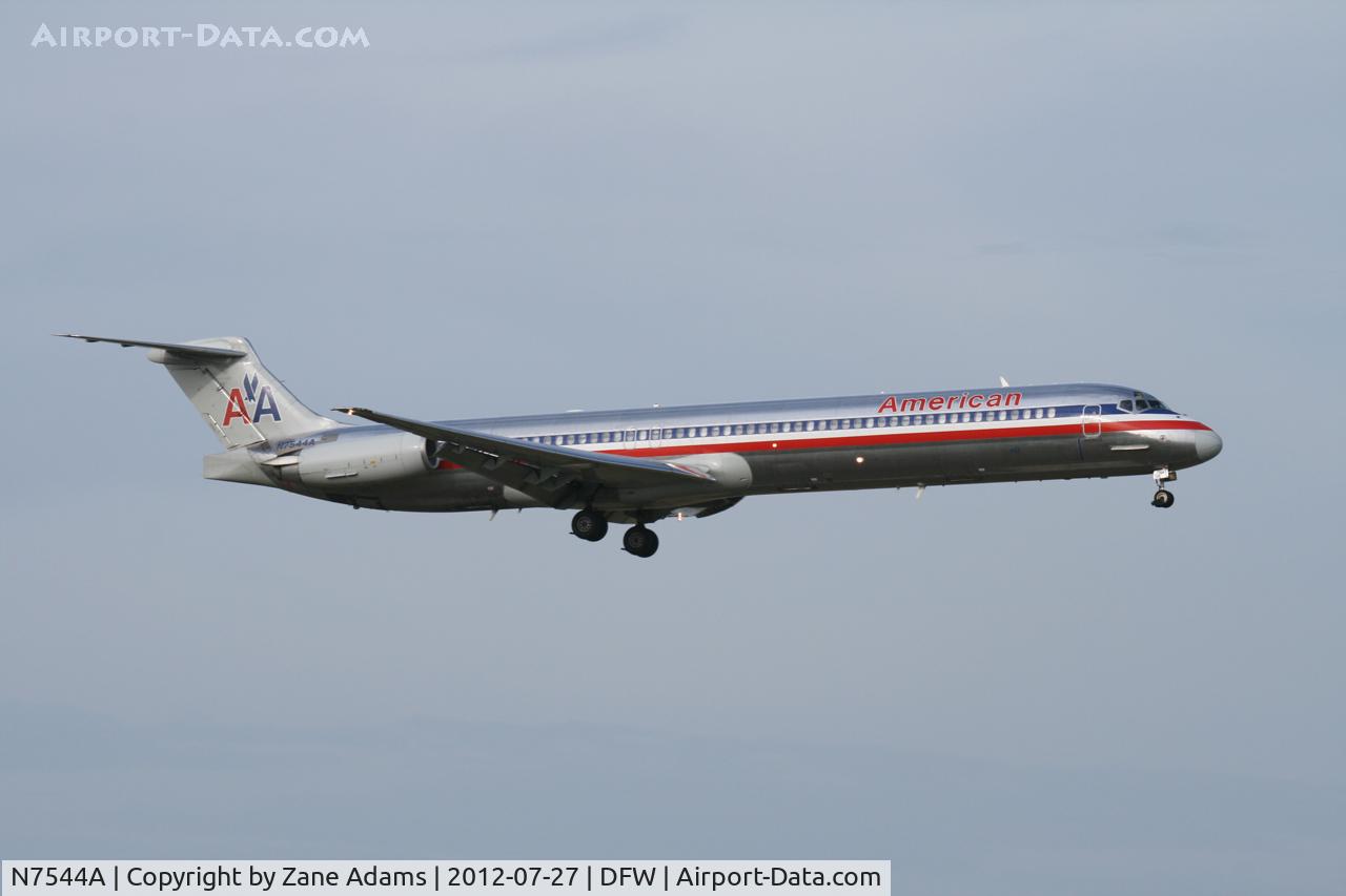 N7544A, 1990 McDonnell Douglas MD-82 (DC-9-82) C/N 53026, American Airlines Landing at DFW Airport