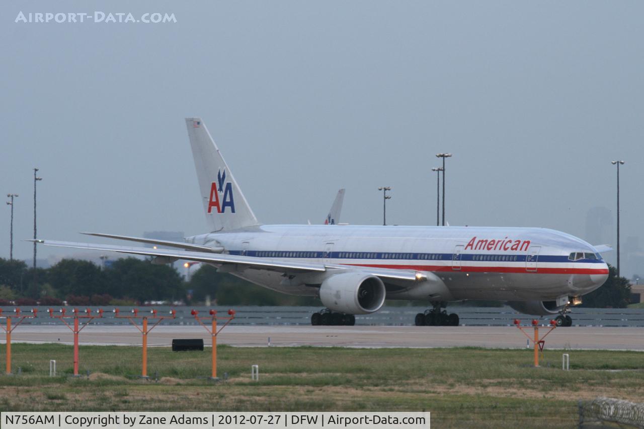N756AM, 2001 Boeing 777-223 C/N 30264, American Airlines Landing DFW Airport