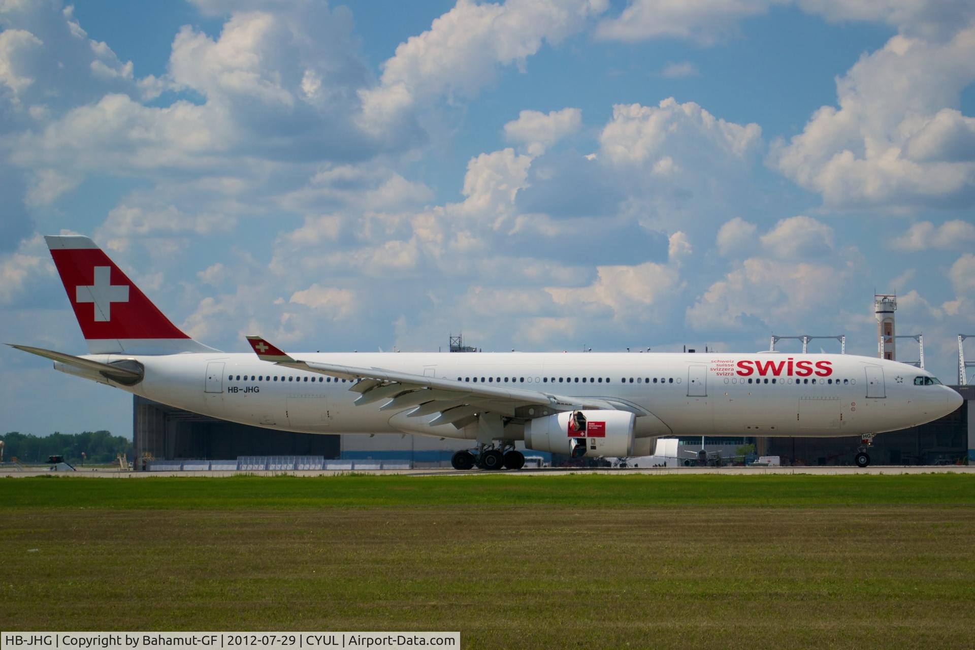 HB-JHG, 2010 Airbus A330-343X C/N 1101, Swiss Air Airbus A330 slowing down after landing at Pierre-Elliot-Trudeau airport in Montreal, Canada