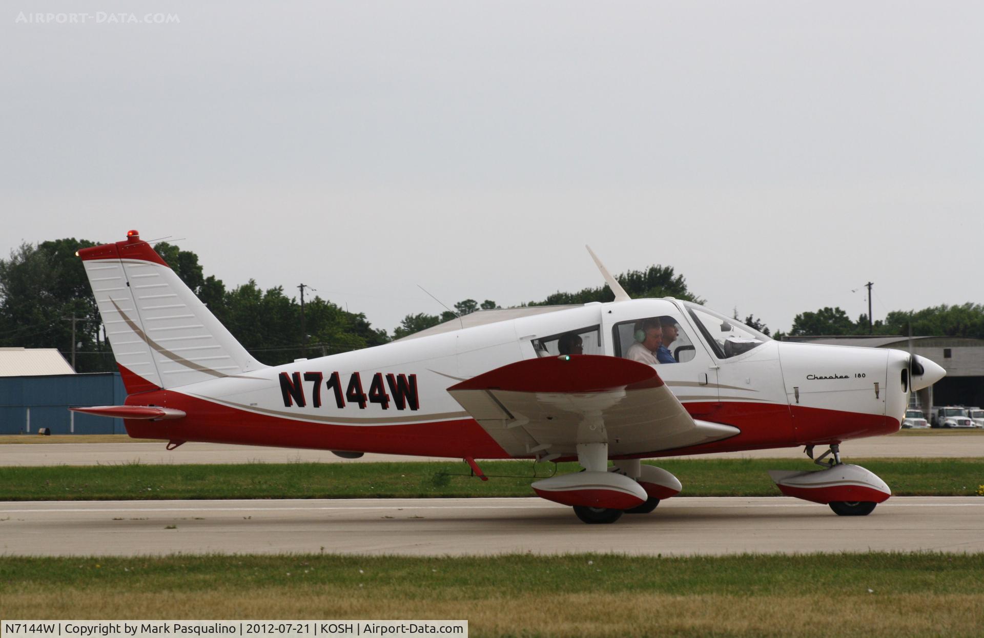 N7144W, 1962 Piper PA-28-180 Cherokee C/N 28-950, Piper PA-28-180