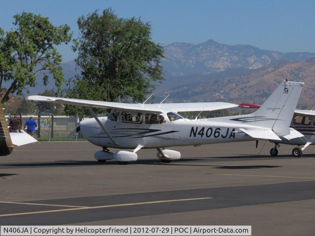 N406JA, 2007 Cessna 172S C/N 172S10628, Parked in transient parking