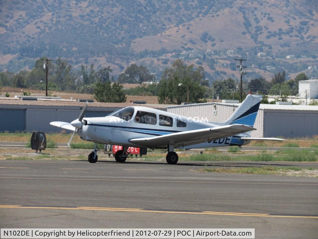 N102DE, 1976 Piper PA-28-151 C/N 28-7615418, Touching down on 26L