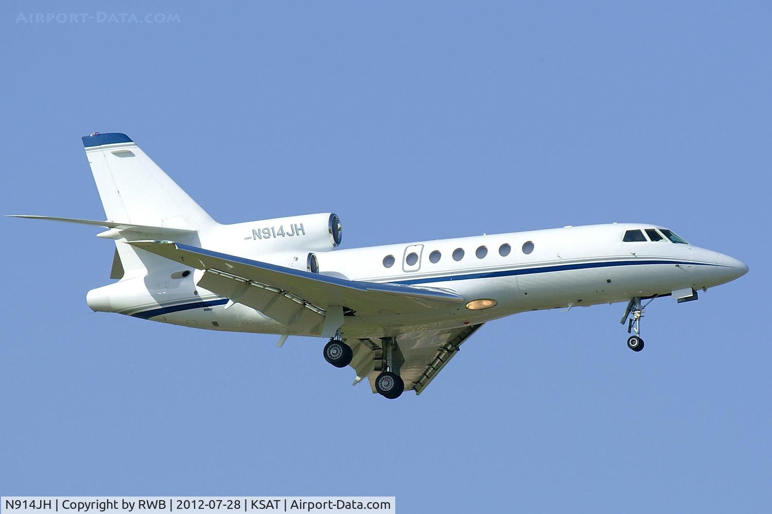 N914JH, 1984 Dassault Mystere Falcon 50 C/N 140, On approach 12R
