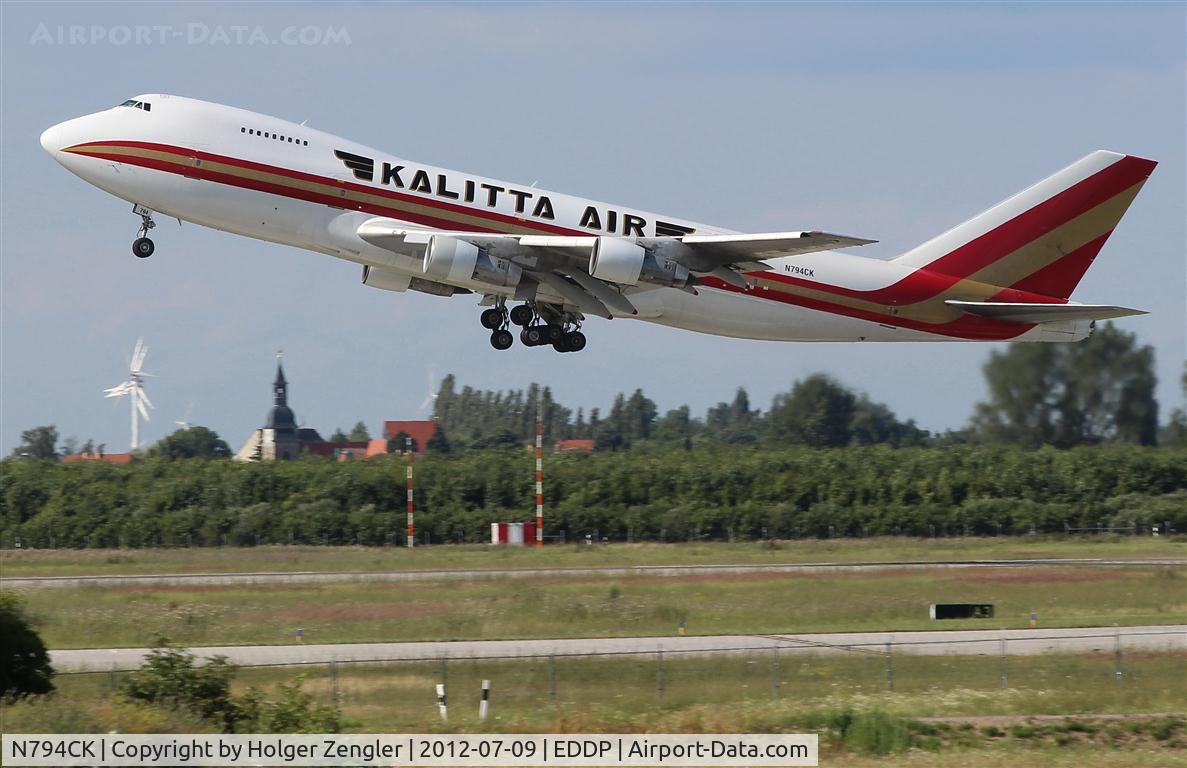 N794CK, 1987 Boeing 747-222B C/N 23737, A new player is leaving LEJ on unusual rwy 26R.......