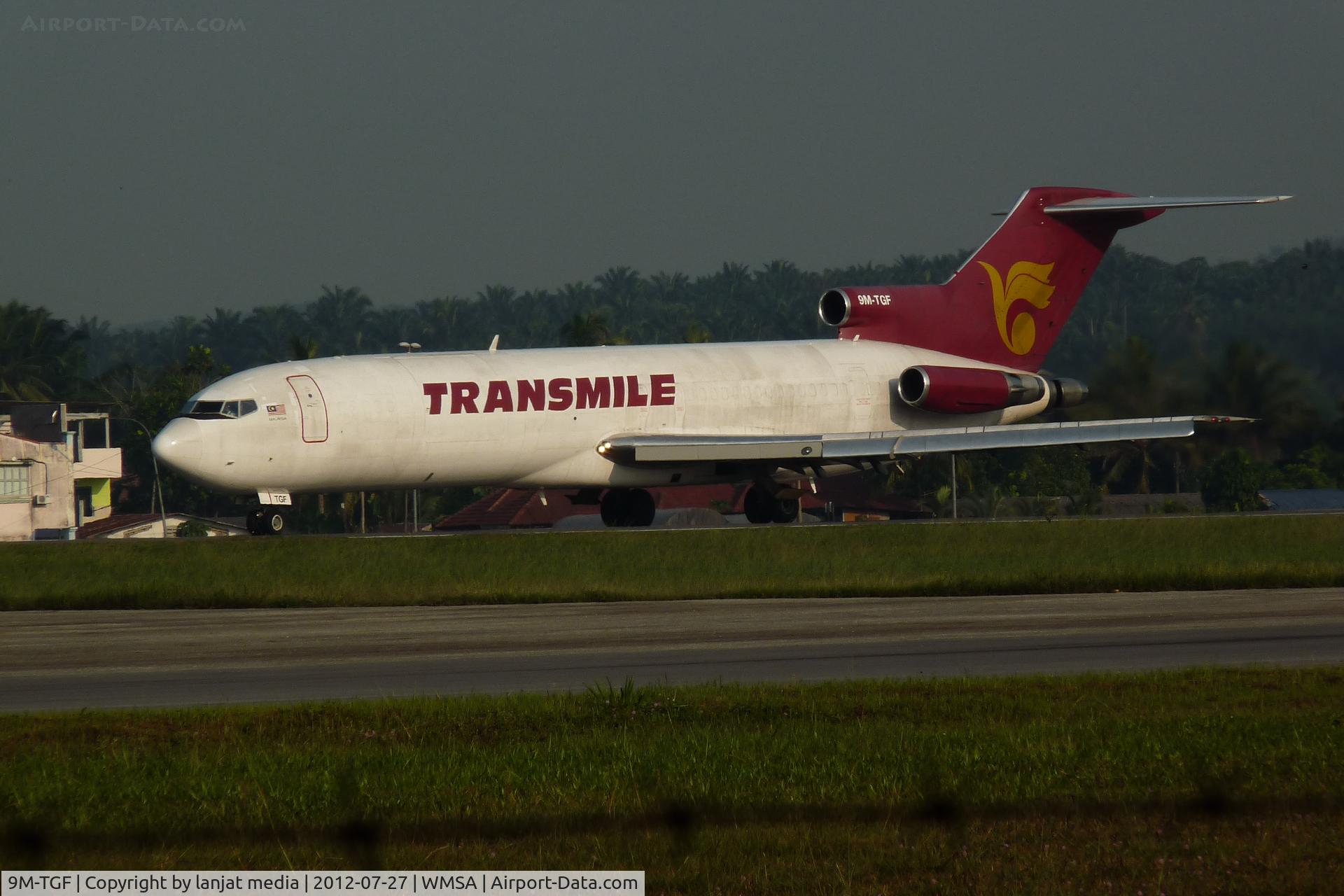 9M-TGF, 1979 Boeing 727-247/Adv(F) C/N 21698, Approach