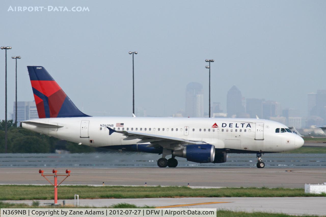 N369NB, 2003 Airbus A319-114 C/N 2047, At DFW Airport
