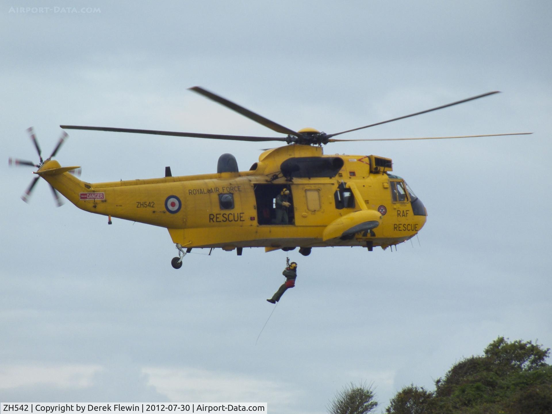 ZH542, Westland Sea King HAR.3A C/N WA1008, Landside, Bracelet Bay, Approaching the door.