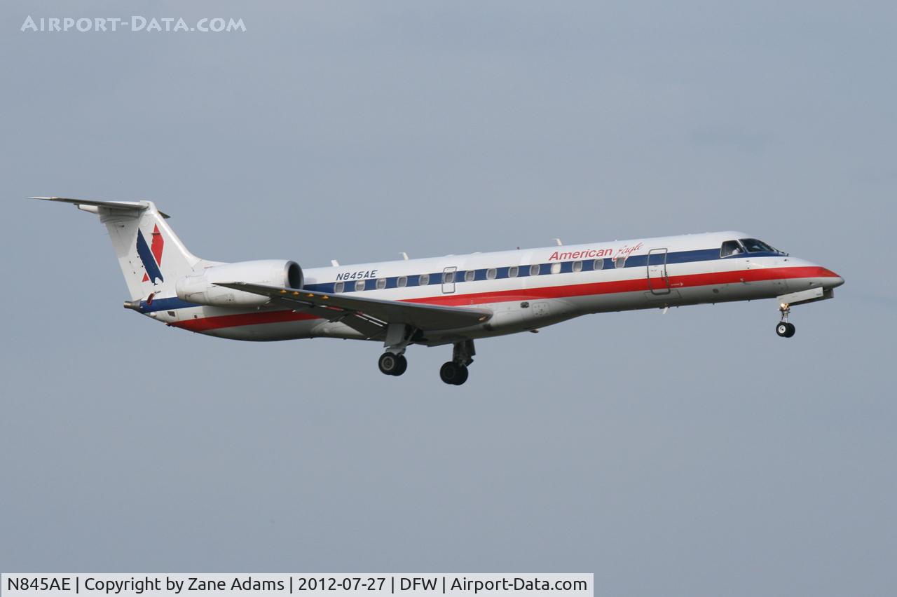 N845AE, 2003 Embraer ERJ-140LR (EMB-135KL) C/N 145685, American Eagle landing at DFW Airport