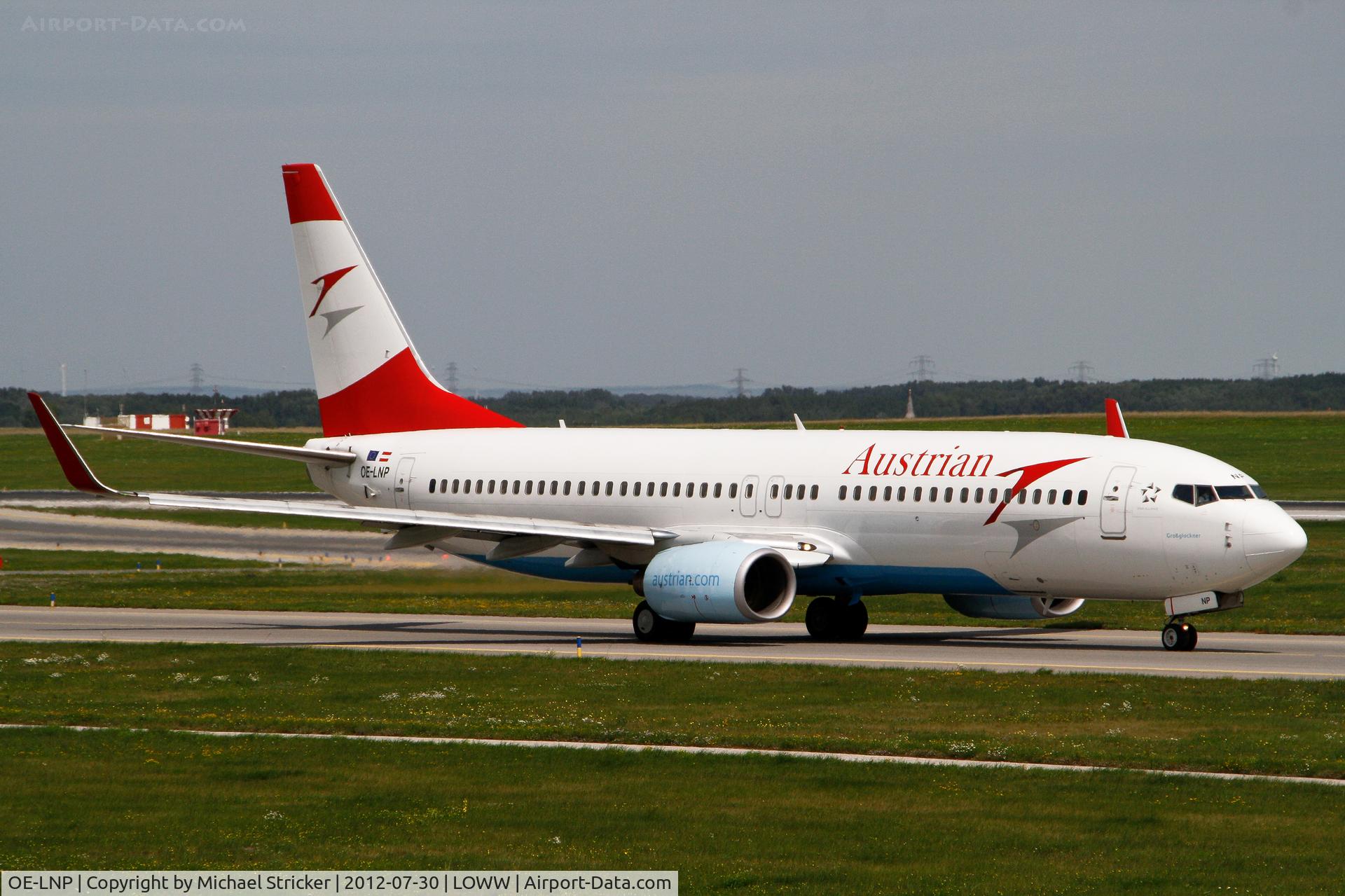 OE-LNP, 2002 Boeing 737-8Z9 C/N 30420, Boeing 737-800