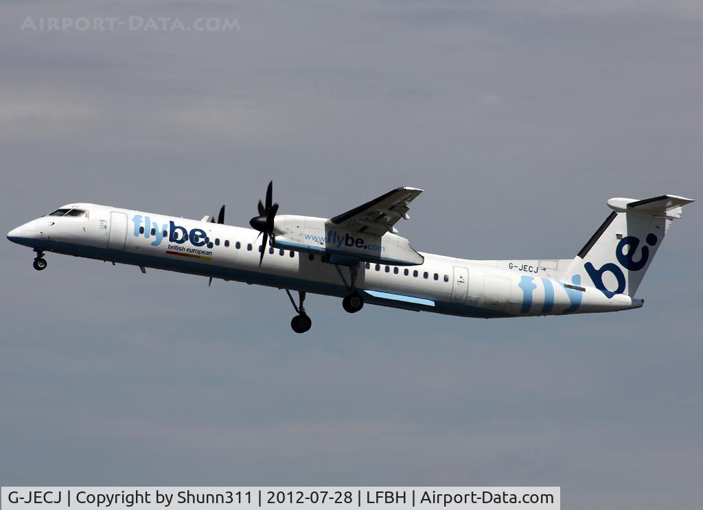G-JECJ, 2005 De Havilland Canada DHC-8-402Q Dash 8 C/N 4110, Taking off rwy 27