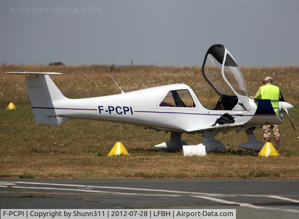 F-PCPI, 2007 Dyn'Aero MCR-4S 2002 C/N 88, Parked in the grass...