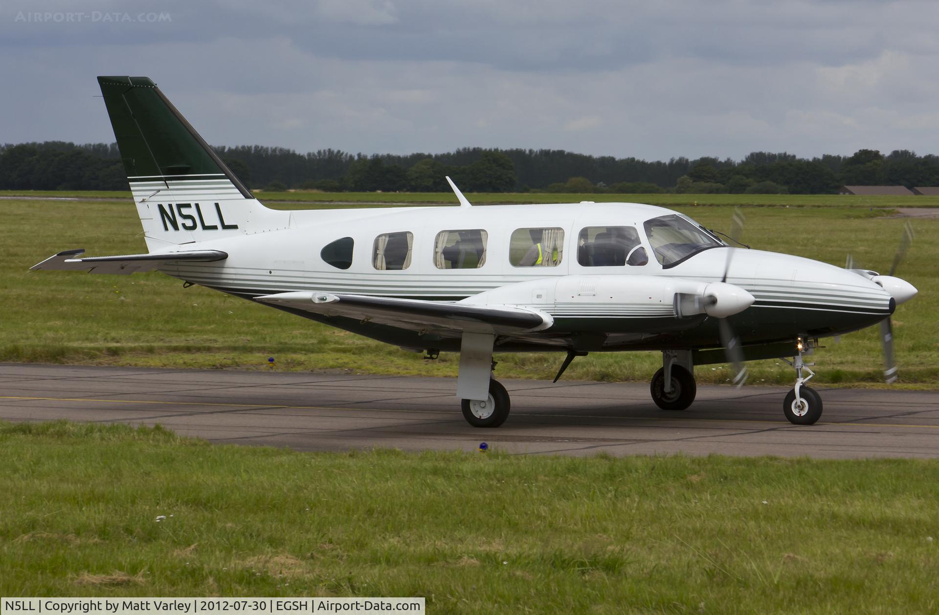 N5LL, 1978 Piper PA-31-310C Navajo C/N 31-7812041, Departing EGSH.