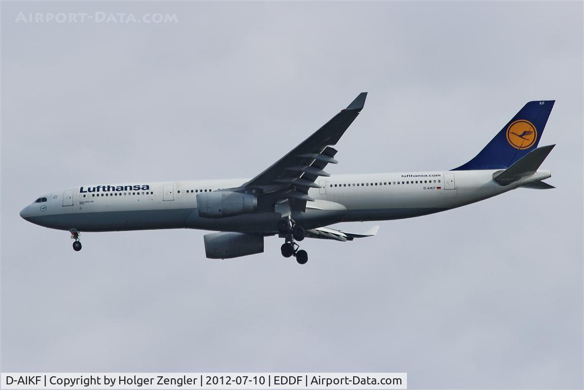 D-AIKF, 2004 Airbus A330-343X C/N 642, On final for rwy 25R....