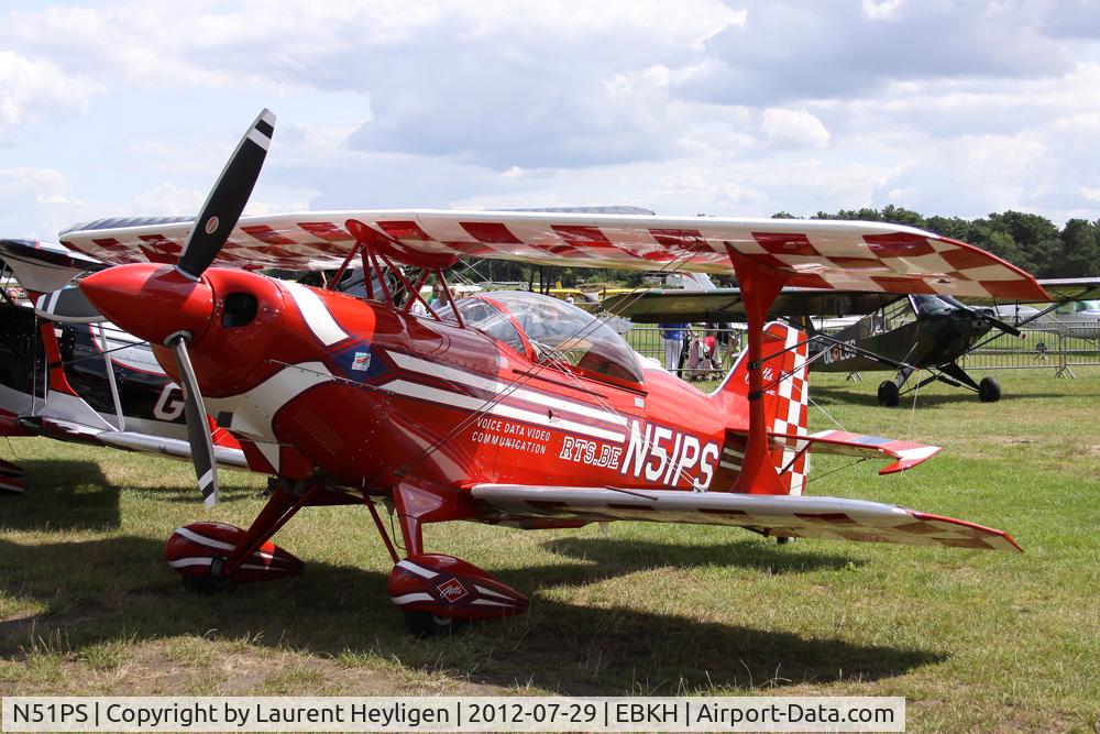 N51PS, 2008 Aviat Pitts S-2C Special C/N 6087, Visiting the annual Fly-In