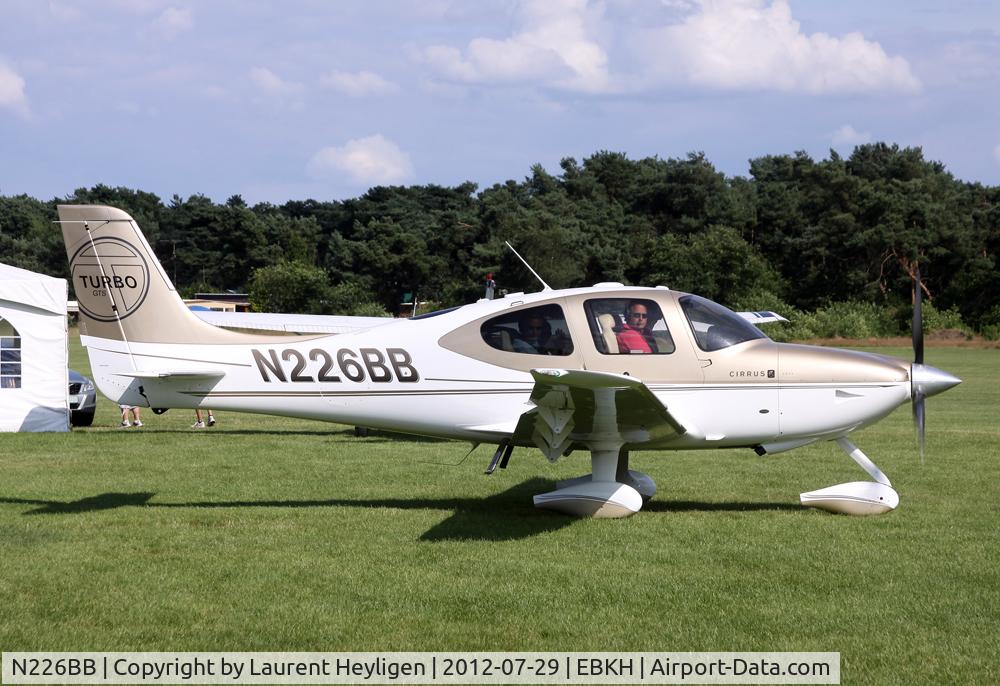 N226BB, Cirrus SR22 C/N 3426, Visiting the annual Fly-In