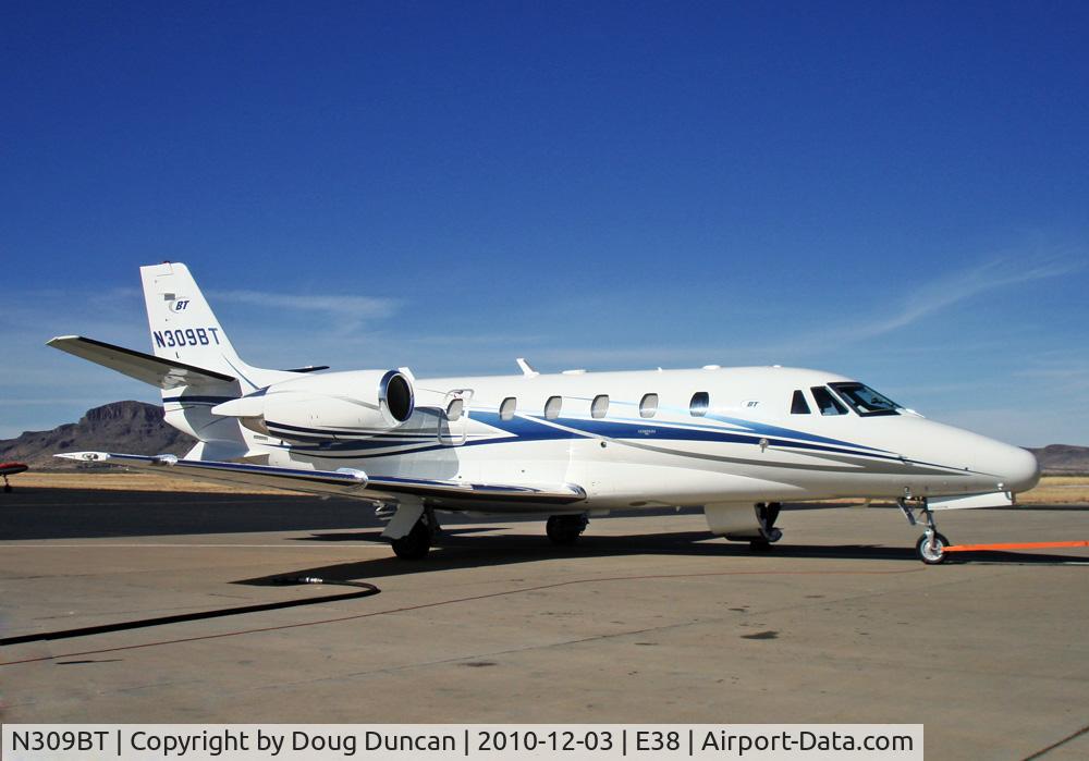 N309BT, 1999 Cessna 560XL C/N 560-5067, Seen at Alpine-Casparis Airport in Alpine, Texas