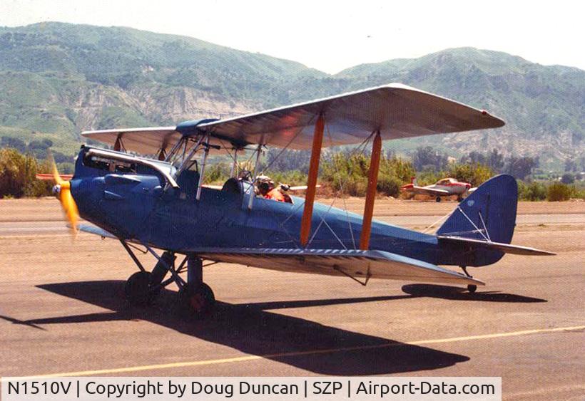 N1510V, 1928 De Havilland DH.60G Gipsy Moth C/N 506, Photo taken in the early 1970s. Pilot is Bud Gurney, Charles Lindbergh's barnstorming buddy.