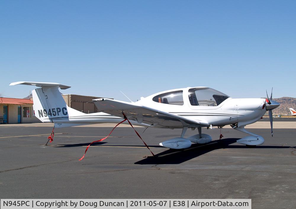 N945PC, 2008 Diamond DA-40 Diamond Star C/N 40.945, Seen at Alpine-Casparis Airport in Alpine, Texas