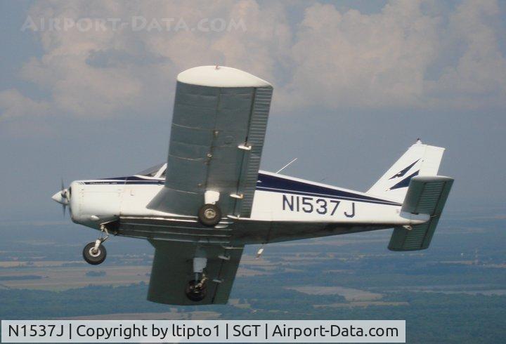 N1537J, 1968 Piper PA-28-140 C/N 28-23938, Air to air photo near Stuttgart, Arkansas, USA