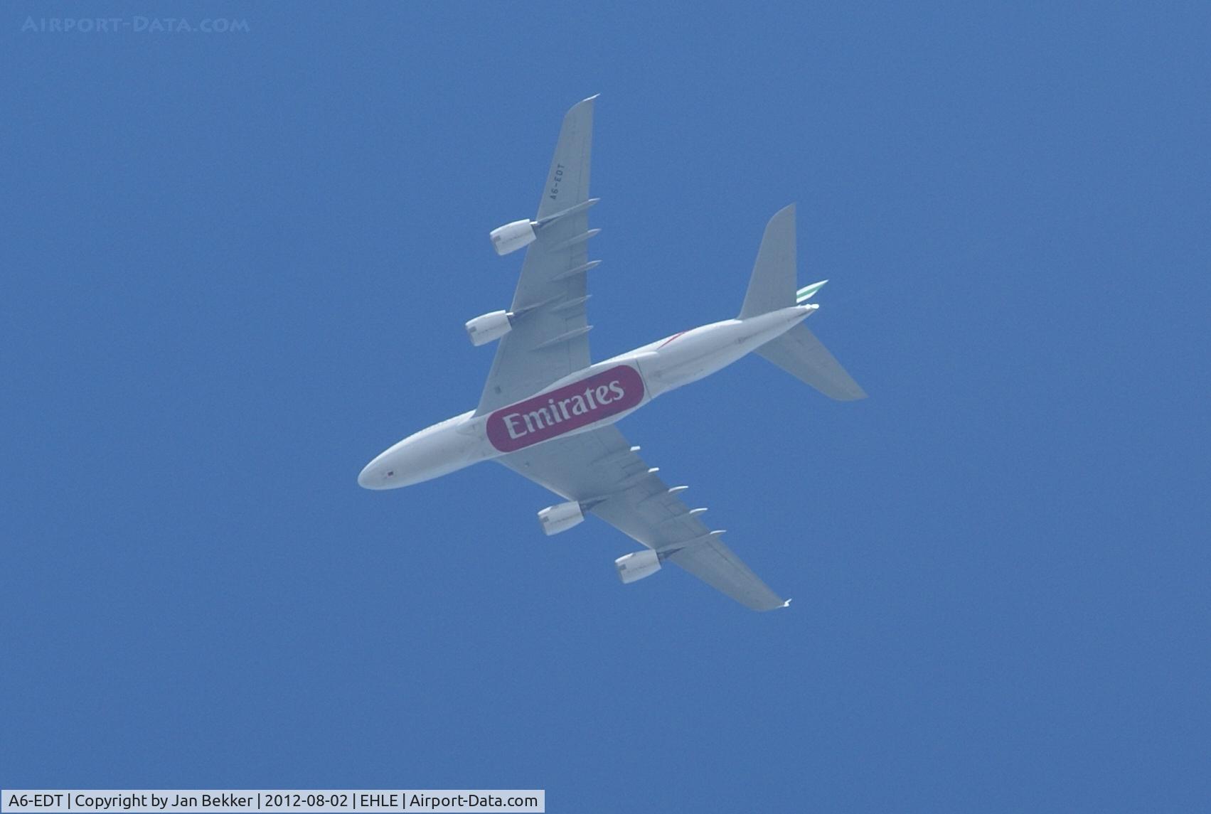 A6-EDT, 2011 Airbus A380-861 C/N 090, Flying over Lelystad on its way to Schiphol (EHAM). The second day an A380 on a regulair services to Amsterdam. 
