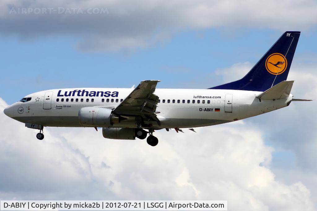 D-ABIY, 1991 Boeing 737-530 C/N 25243, Landing in 05
