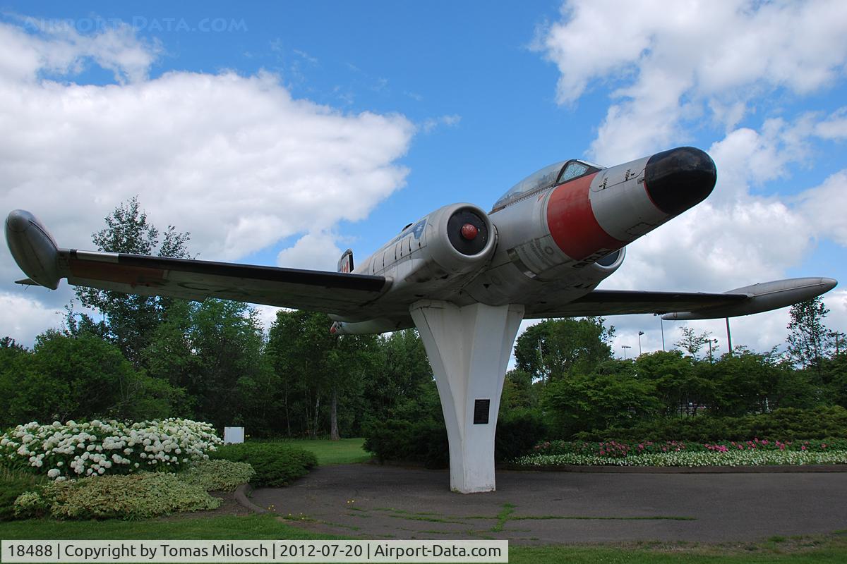 18488, 1955 Avro Canada CF-100 Mk.5 Canuck C/N 388, Displayed at Centennial Park in Moncton, New Brunswick, Canada.