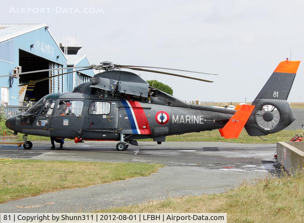 81, Aerospatiale AS-365N Dauphin C/N 6081, On cleaning before new flight...