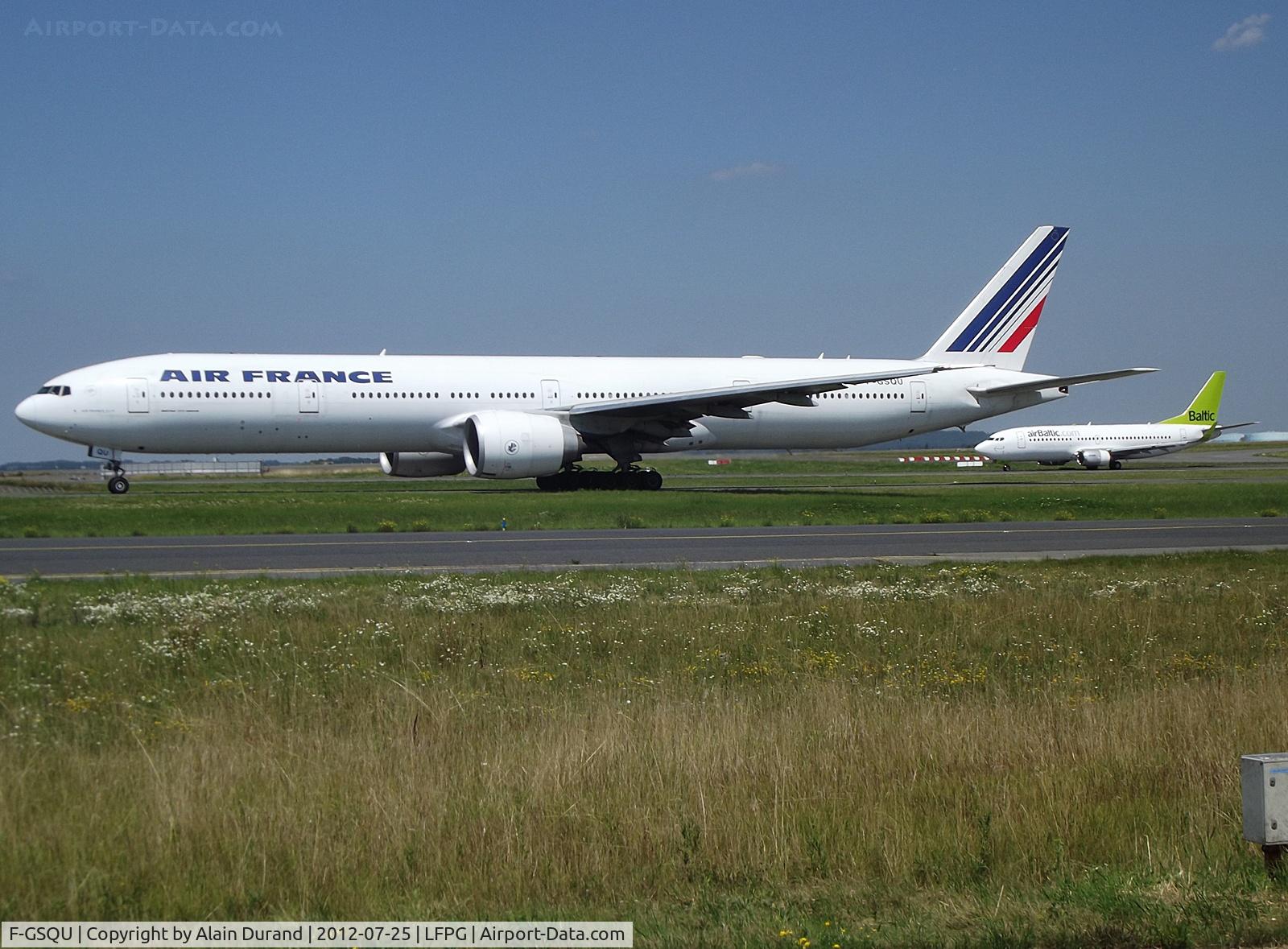 F-GSQU, 2007 Boeing 777-328/ER C/N 32847, C/N 624 was then on Bravo loop, while 737-33V(W) YL-BBO was on Charlie. YL-BBO was taken up by Air Baltic in 06/2012 and poses as the airline's latest fleet member.