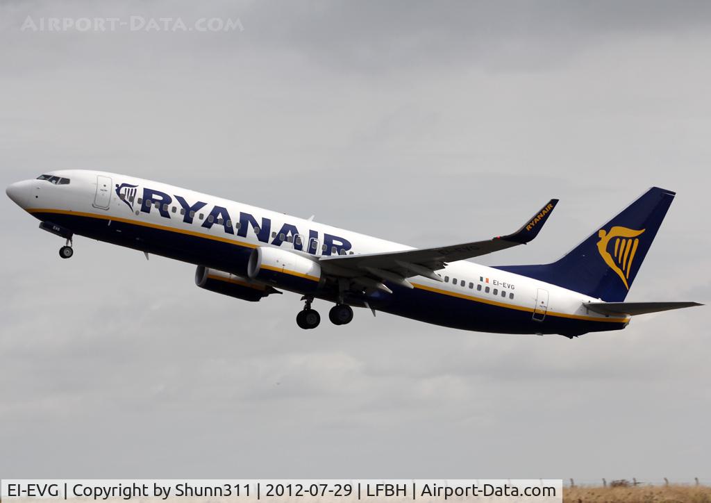 EI-EVG, 2012 Boeing 737-8AS C/N 40292, Taking off rwy 27