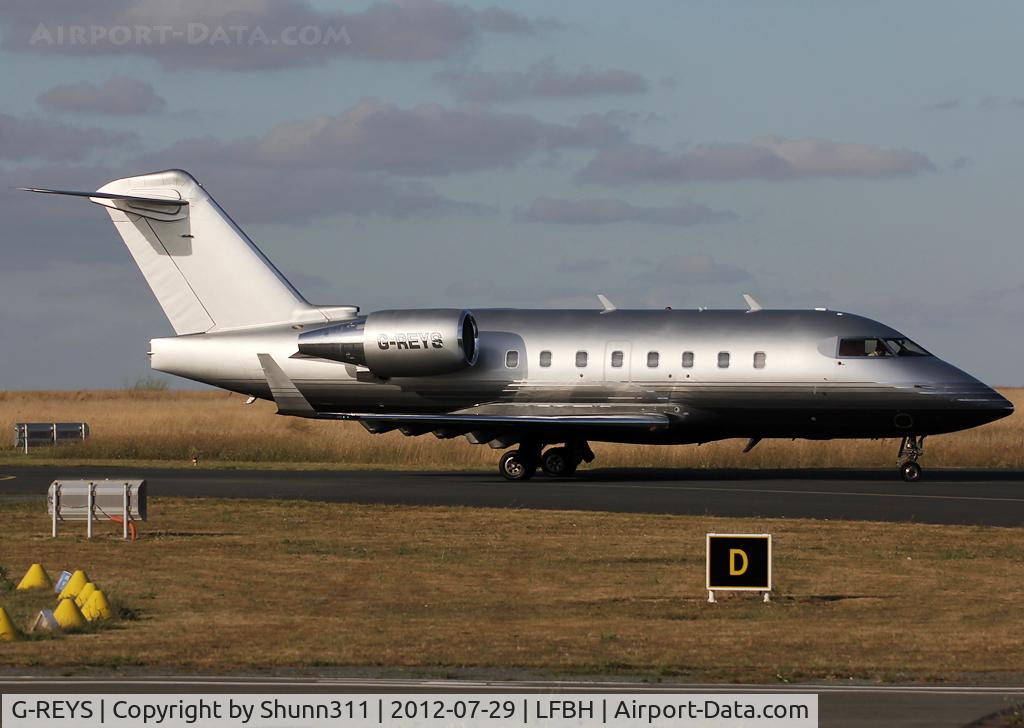 G-REYS, 2000 Bombardier Challenger 604 (CL-600-2B16) C/N 5467, Arriving from flight and taxiing near the Control Tower...