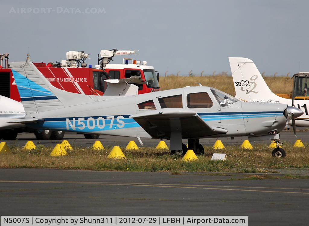 N5007S, 1970 Piper PA-28R-200 Cherokee Arrow C/N 28R-35731, Parked in the grass...