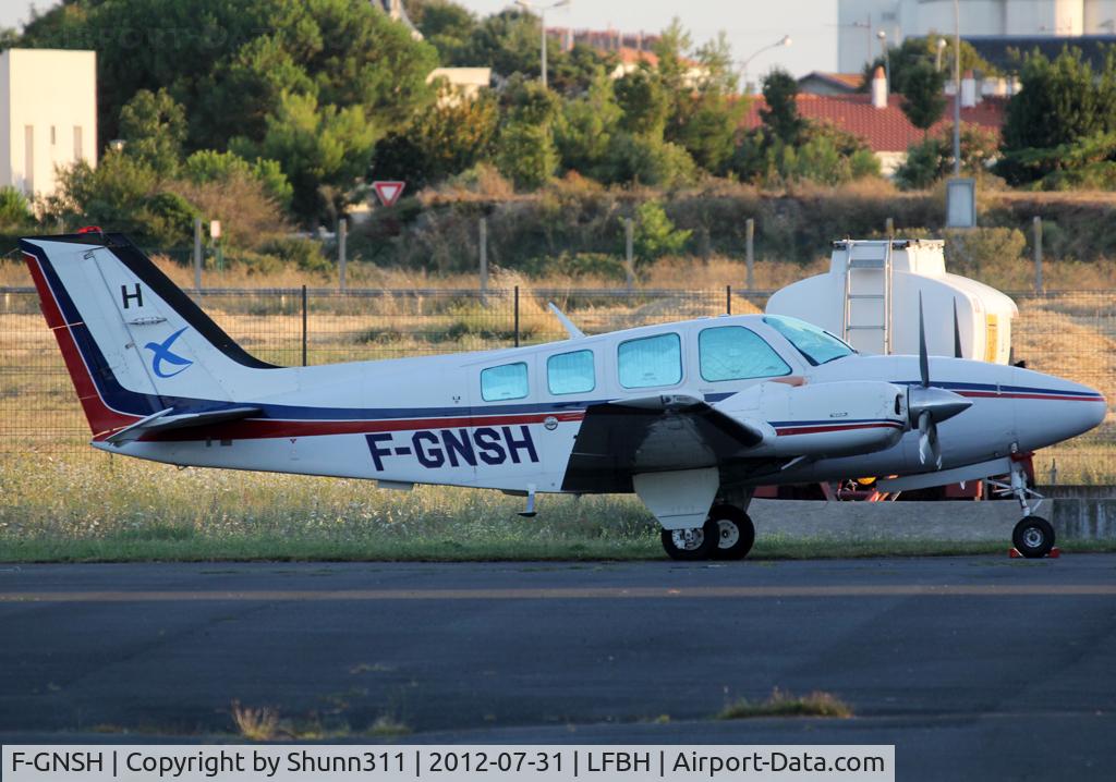 F-GNSH, Beech 58 Baron C/N TH-1736, Parked at the south...