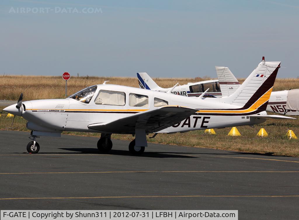 F-GATE, Piper PA-28R-201T Cherokee Arrow III C/N 28R-7803039, Parked at the Airclub...