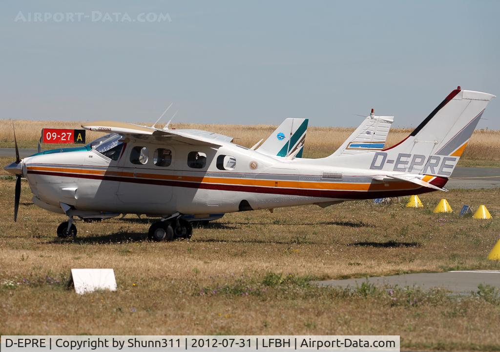 D-EPRE, Cessna P210N Pressurised Centurion C/N P21000570, Parked in the grass...