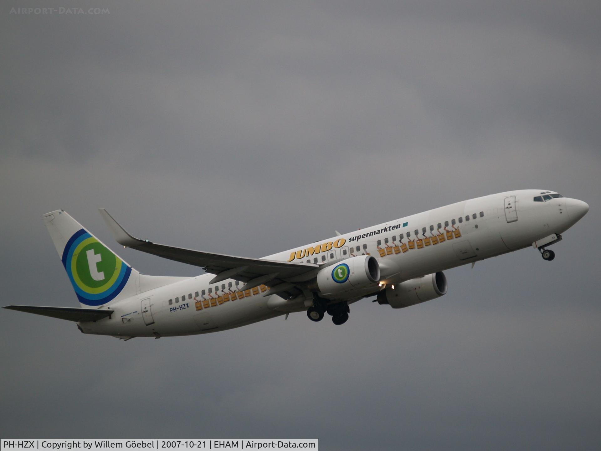 PH-HZX, 2002 Boeing 737-8K2 C/N 28248, Take off from runway L36 of Amsterdam Airport IN NEW COLOURS