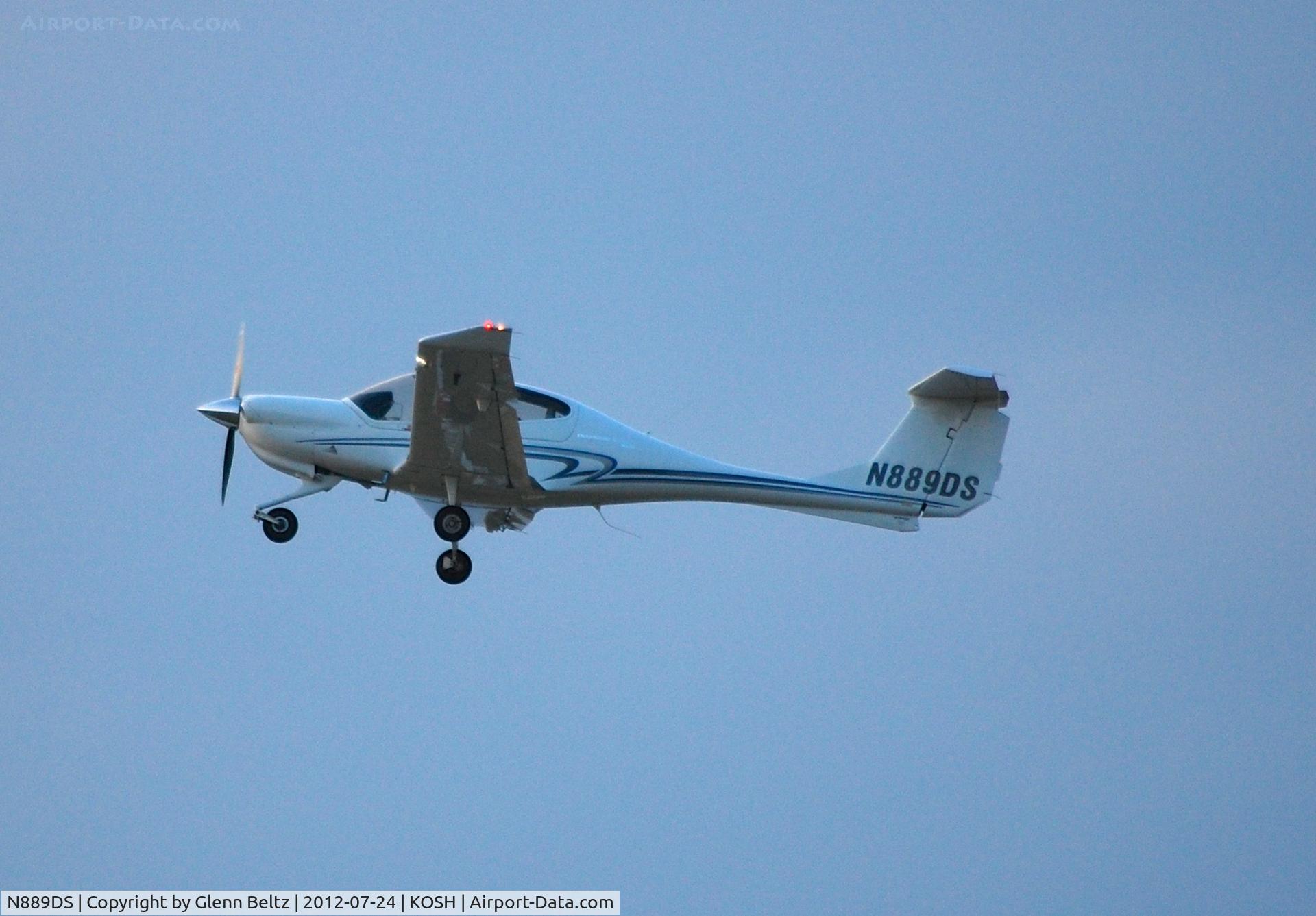 N889DS, 2007 Diamond DA-40 Diamond Star C/N 40.889, Departing EAA Airventure/Oshkosh on 24 July 2012.