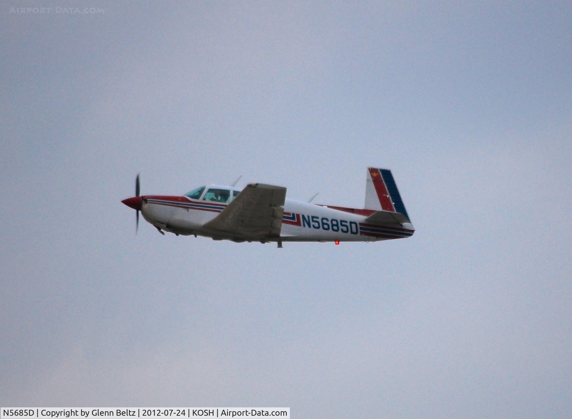 N5685D, 1983 Mooney M20J 201 C/N 24-1402, Departing EAA Airventure/Oshkosh on 24 July 2012.