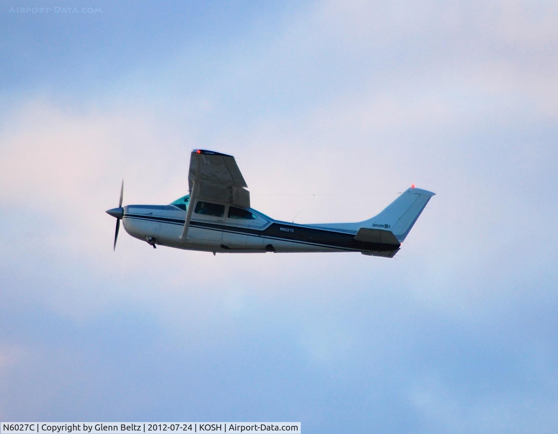 N6027C, 1978 Cessna R182 Skylane RG C/N R18200358, Departing EAA Airventure/Oshkosh on 24 July 2012.