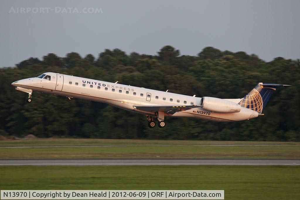 N13970, 1999 Embraer EMB-145LR C/N 145146, United Express (ExpressJet Airlines) N13970 (FLT ASQ6030) departing RWY 5 en route to Chicago O'Hare Int'l (KORD).