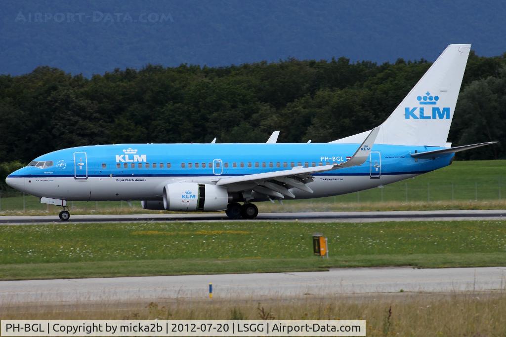 PH-BGL, 2010 Boeing 737-7K2 C/N 30369, Landing in 23
