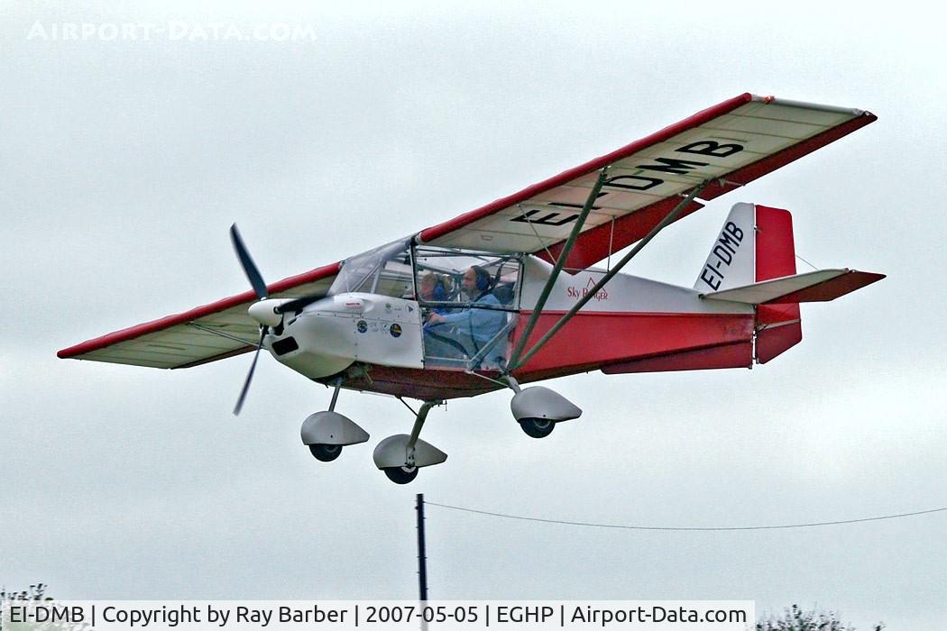 EI-DMB, 2005 Best Off Skyranger 912S(1) C/N SKR0502588, This is in fact a Synairgie Skyranger 912S(1). About to land.