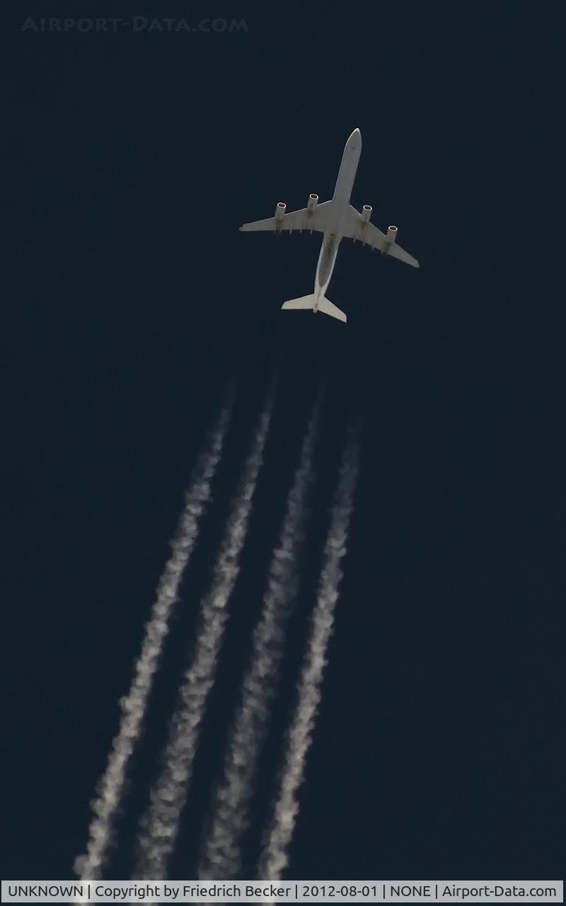 UNKNOWN, Contrails Various C/N Unknown, Lufthansa A340-600 cruising southbound