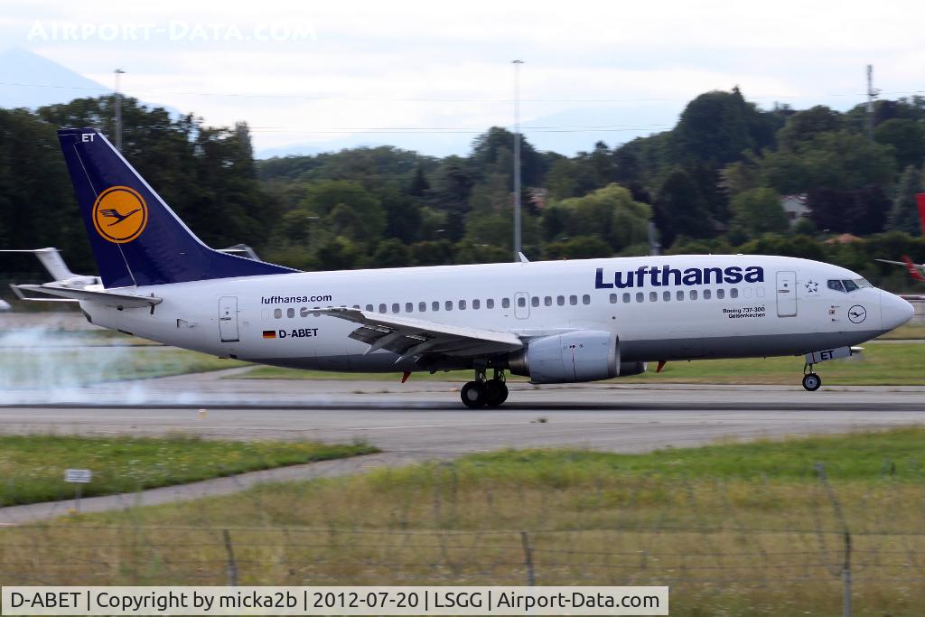 D-ABET, 1994 Boeing 737-330 C/N 27903, Landing in 23